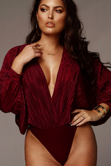 Burgundy pleated loose V-neck long-sleeved jumpsuit