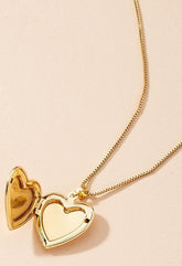 Heart-shaped Pendant Necklace