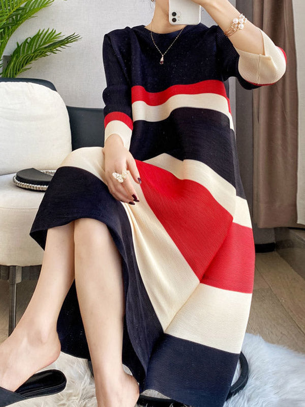 Pleated Striped A-Line Loose Round-Neck Midi Dresses
