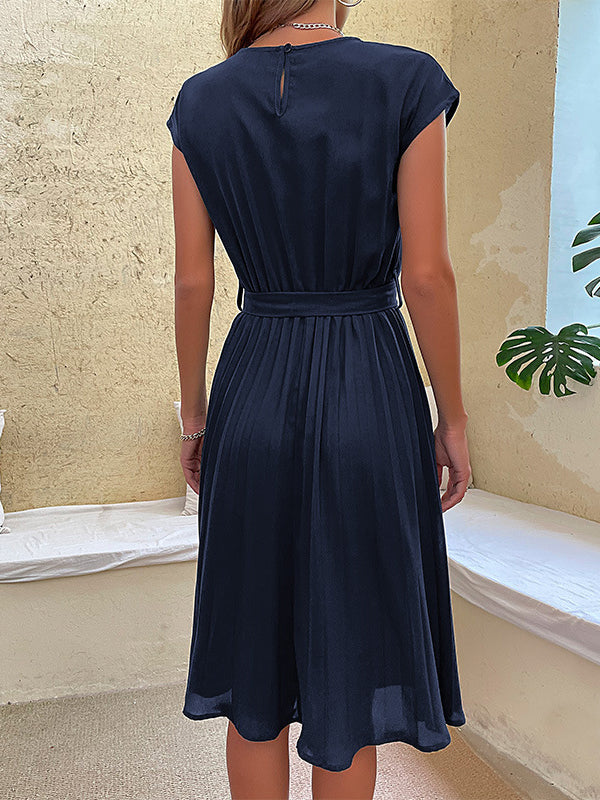 Pleated Solid Color Tied Waist A-Line Loose Round-Neck Midi Dresses