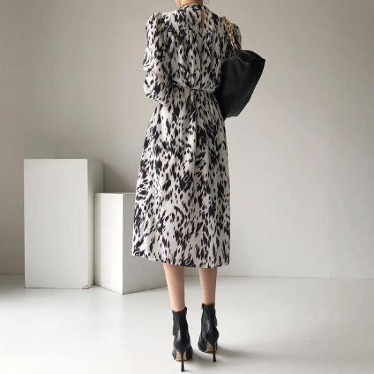 Oversized Pleated Midi Printed Dress