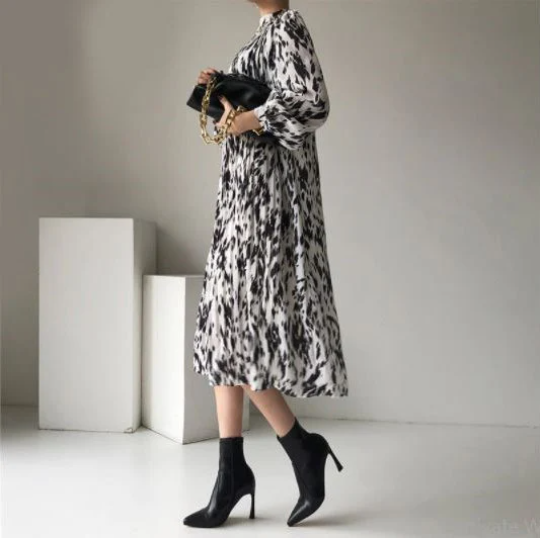 Oversized Pleated Midi Printed Dress
