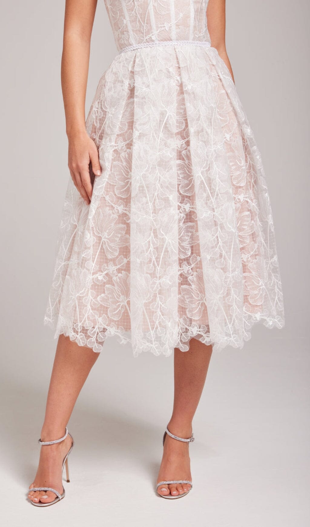 LACE BANDEAU MIDI DRESS IN WHITE