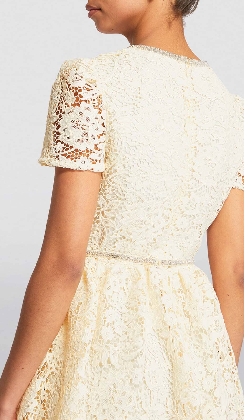 LACE BOW MINI DRESS IN CREAM YELLOW