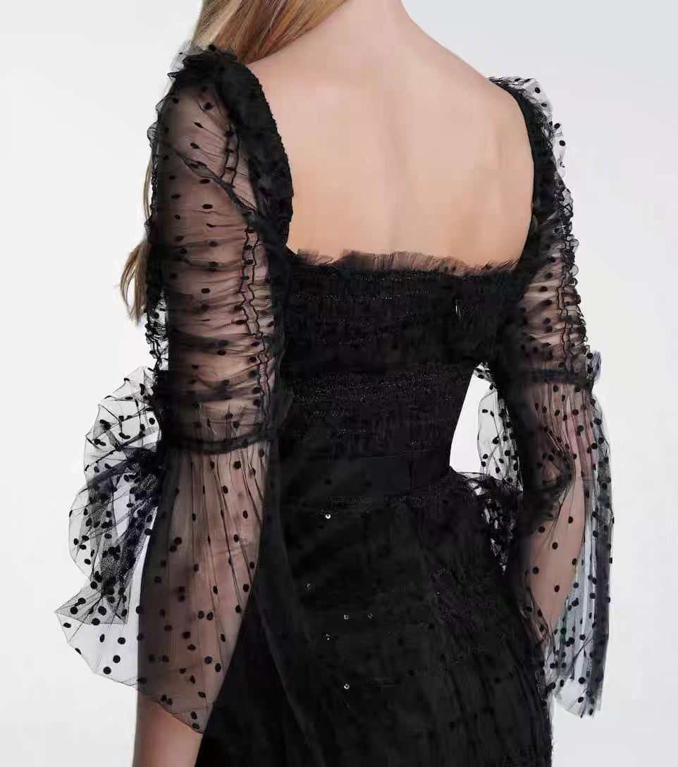 LACE BACKLESS MIDI DRESS IN BLACK