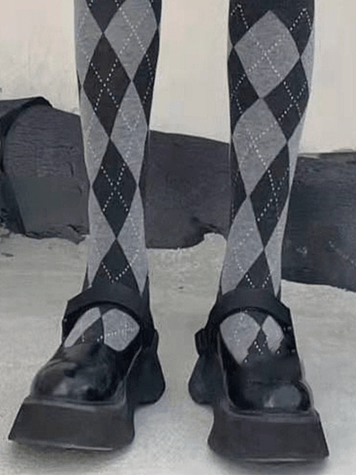 Argyle Pattern Knee High Socks