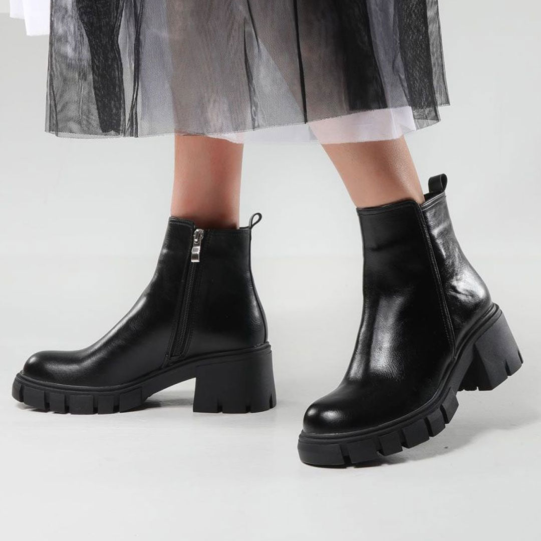 Chelsea Style Lug Sole Block Heel Ankle Boots - Black