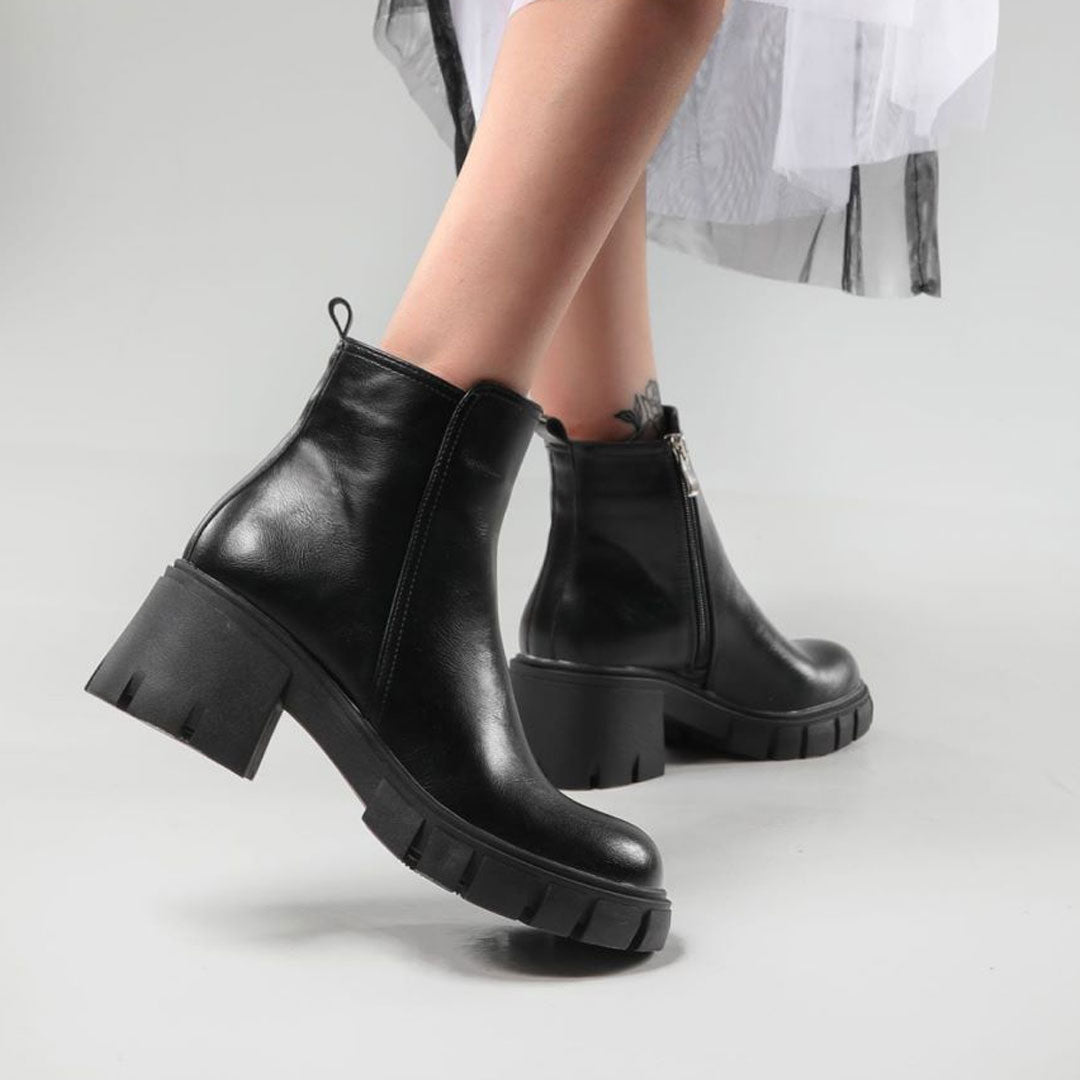 Chelsea Style Lug Sole Block Heel Ankle Boots - Black