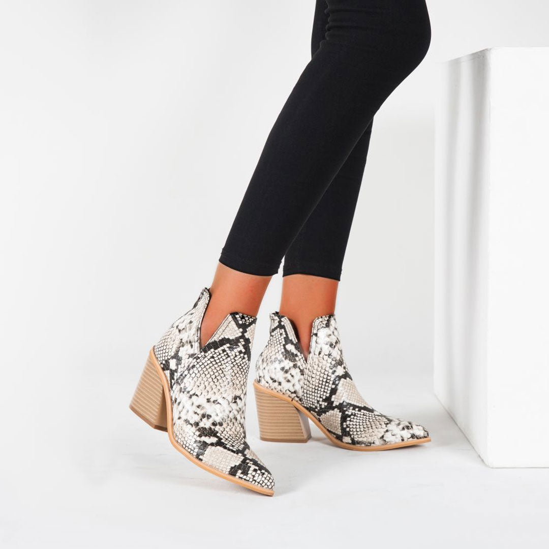 Wild Pointed Toe Notch Chunky Heel Ankle Boots - Snake